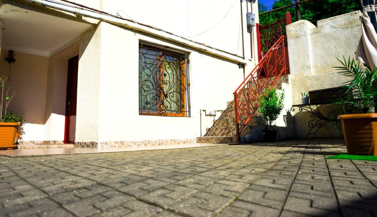 Old District Apartment Kutaisi Bagian luar foto